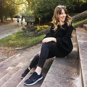 Meet your Posher, Becca